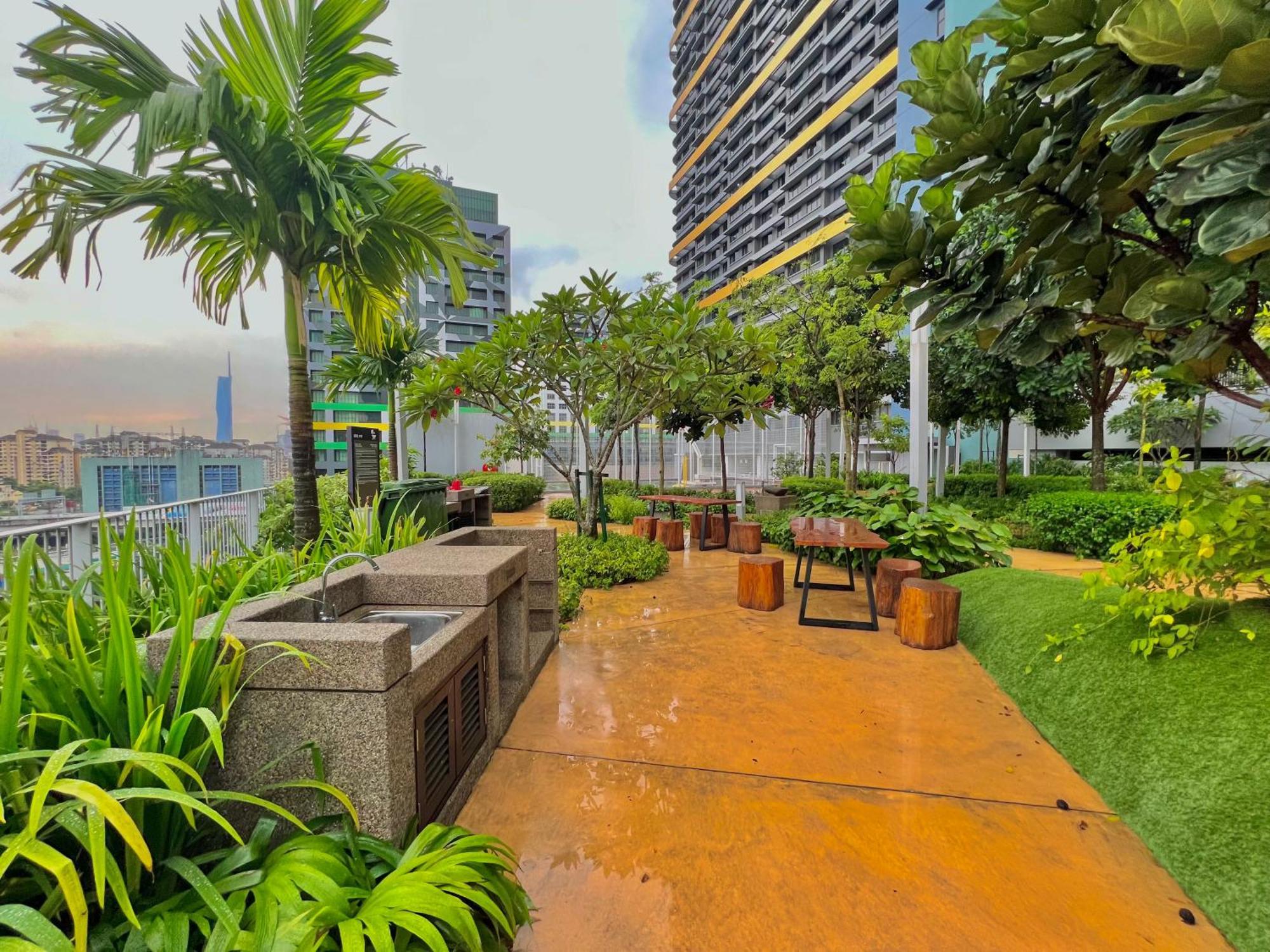 Sunway Velocity Mrt Lrt Premium Family Pangsapuri