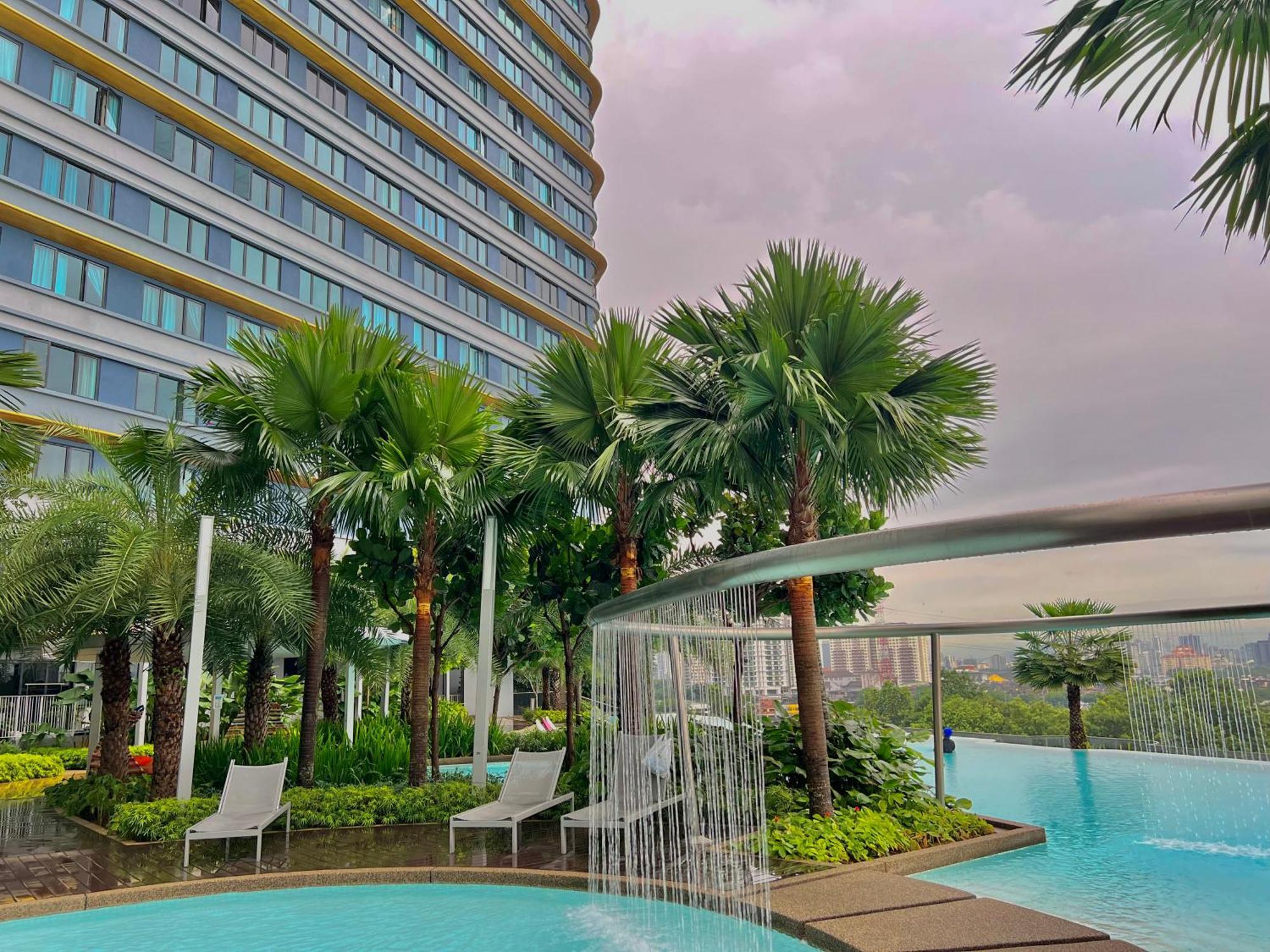 Sunway Velocity Mrt Lrt Premium Family * Kuala Lumpur