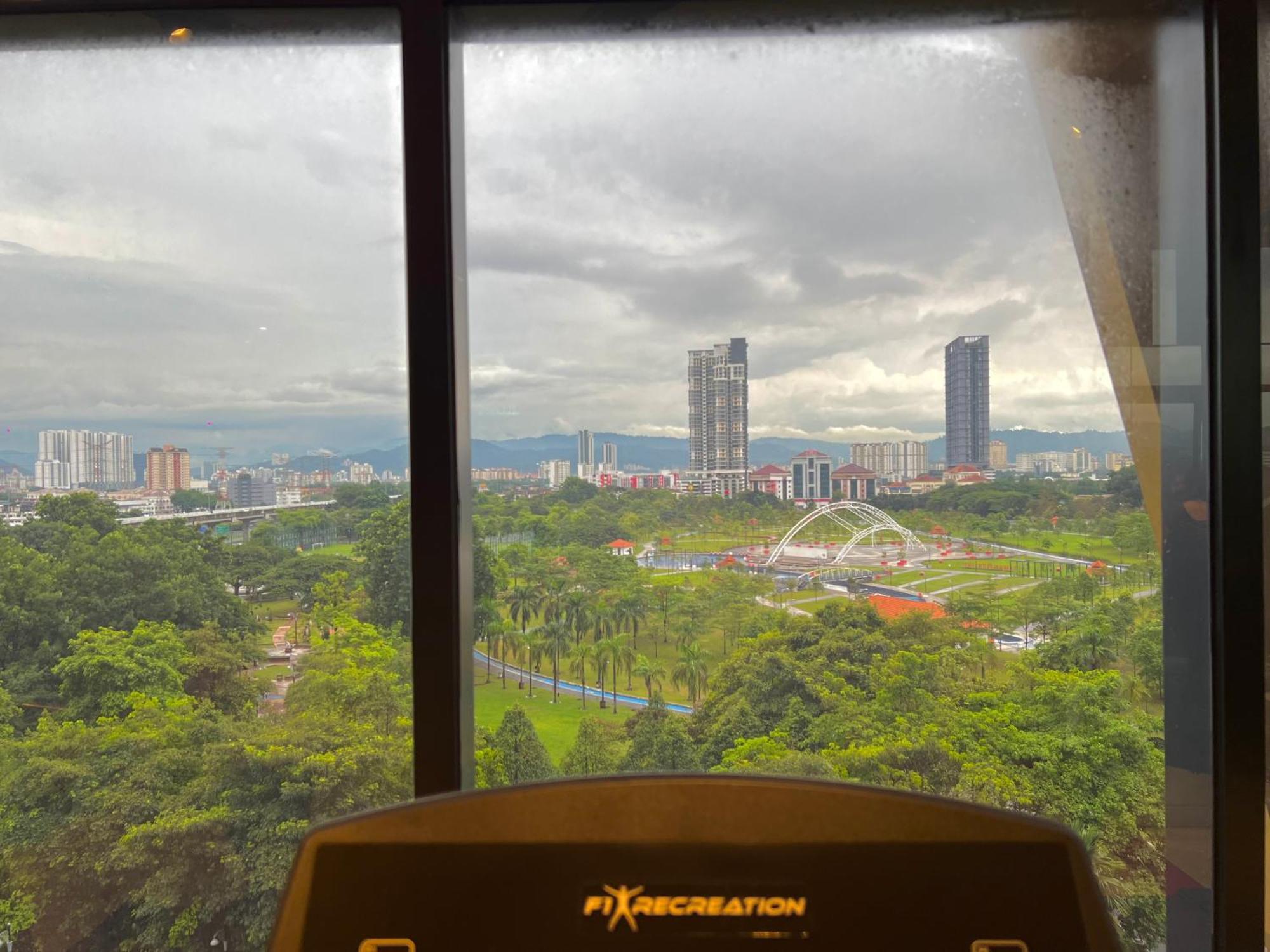 Sunway Velocity Mrt Lrt Premium Family * Kuala Lumpur