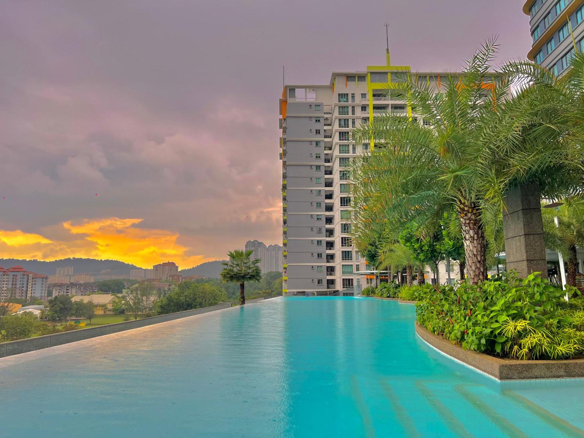 Sunway Velocity Mrt Lrt Premium Family Kuala Lumpur