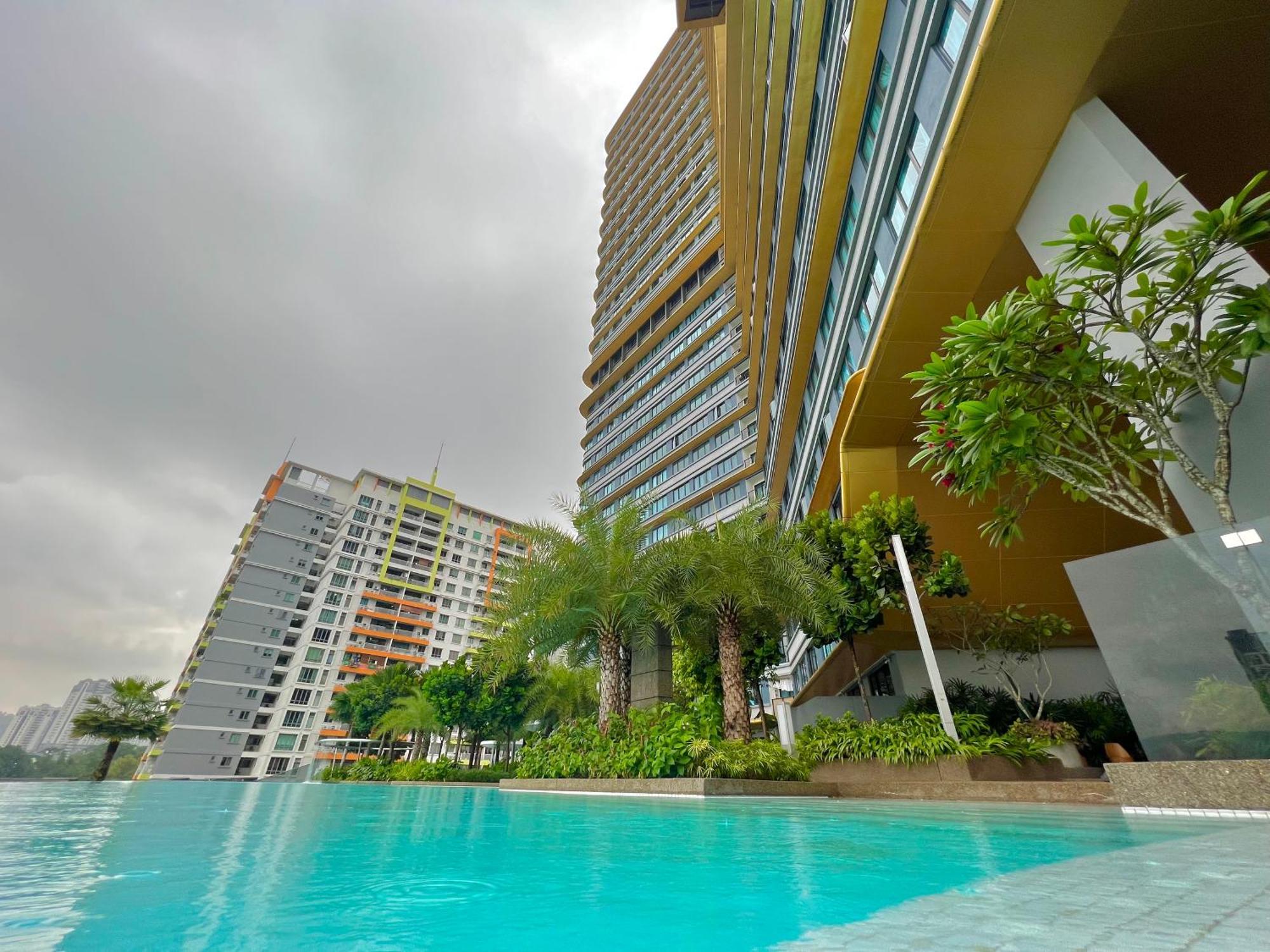 Sunway Velocity Mrt Lrt Premium Family Kuala Lumpur